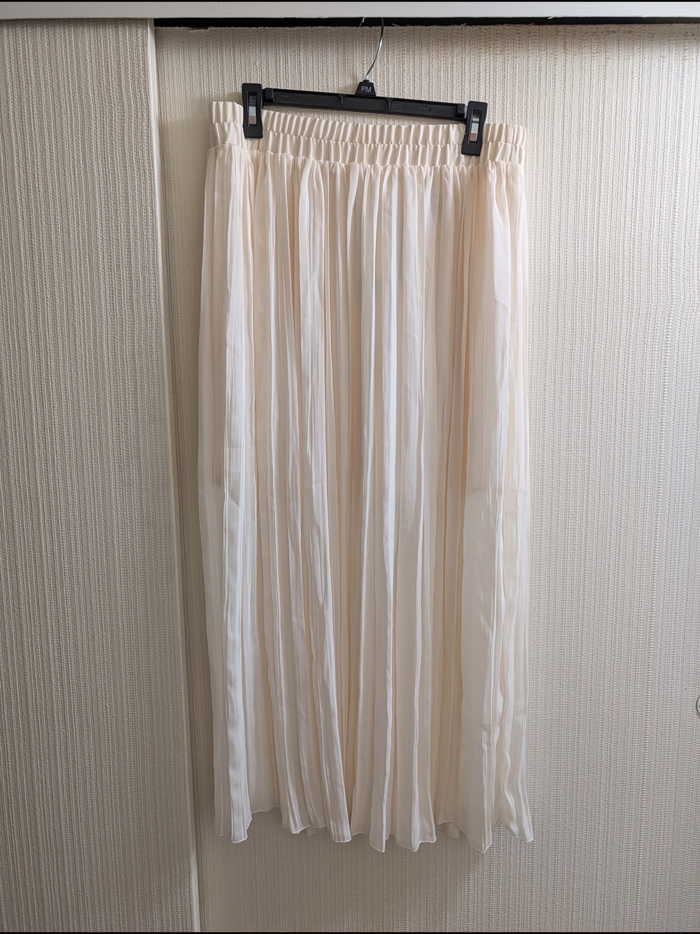 H&M Pleated Maxi Skirt in Cream